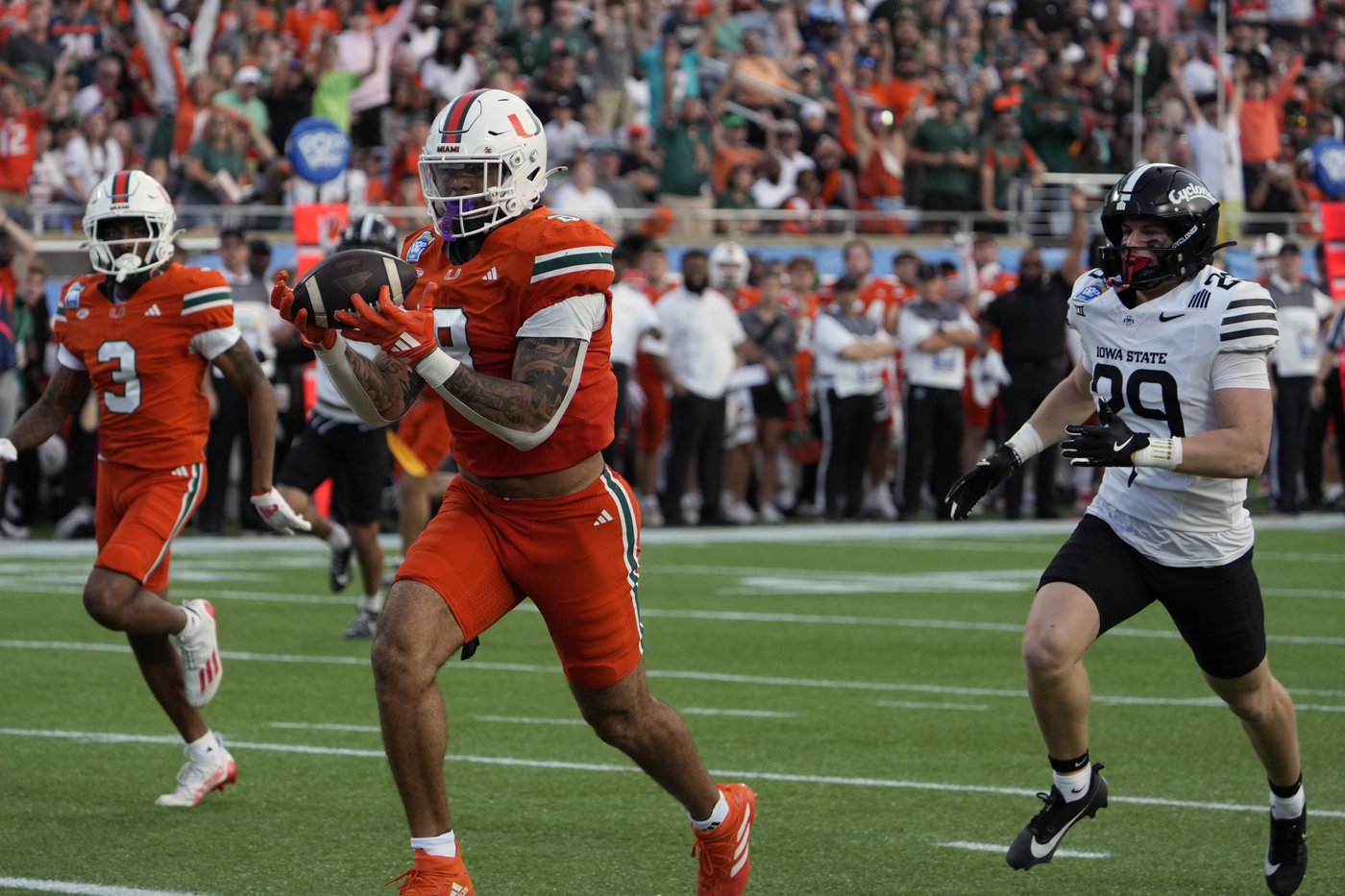 No. 18 Iowa State wins 11 games for 1st time, tops No. 15 Miami 42-41 in Pop-Tarts Bowl | iNFOnews.ca
