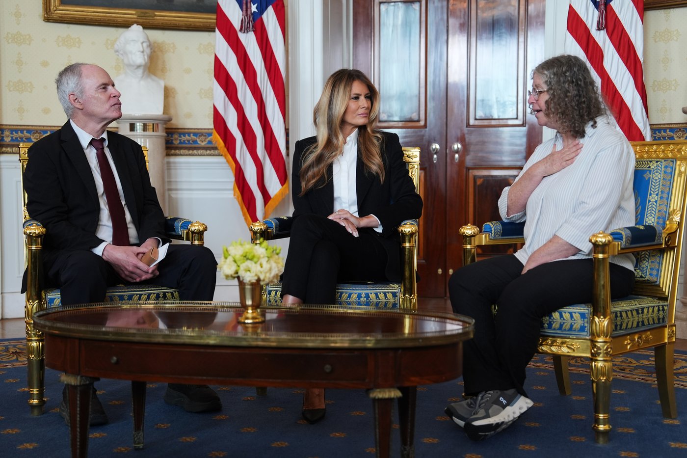 Melania Trump meets with freed American-Israeli hostage whose story she features in her new film | iNFOnews.ca