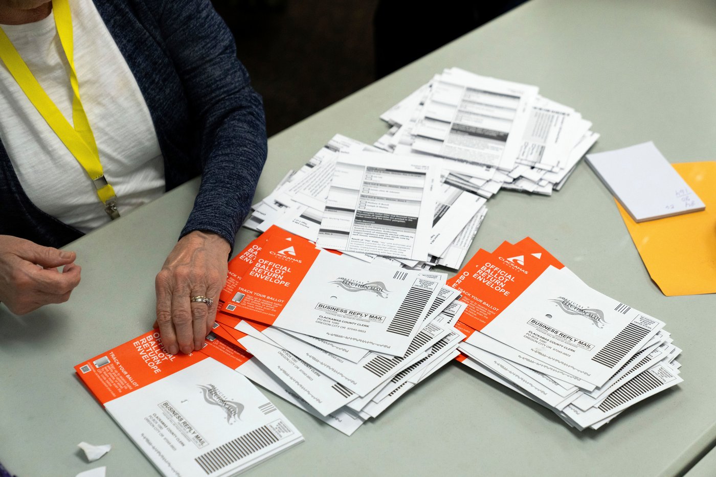 Ballots discounted for late postmarks surged in Washington and Oregon after Postal Service changes | iNFOnews.ca