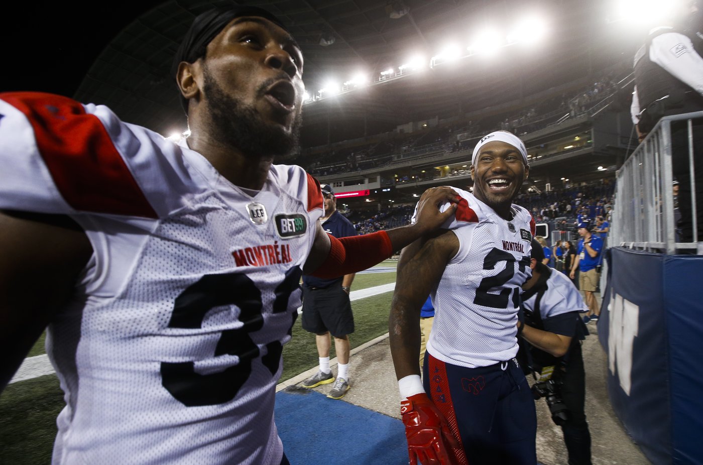 CFL player Ellis offers advice on preparing crisp, tasty wings for Super Bowl party | iNFOnews.ca CFL player Ellis offers advice on preparing crisp, tasty wings for Super Bowl party | iNFOnews.ca