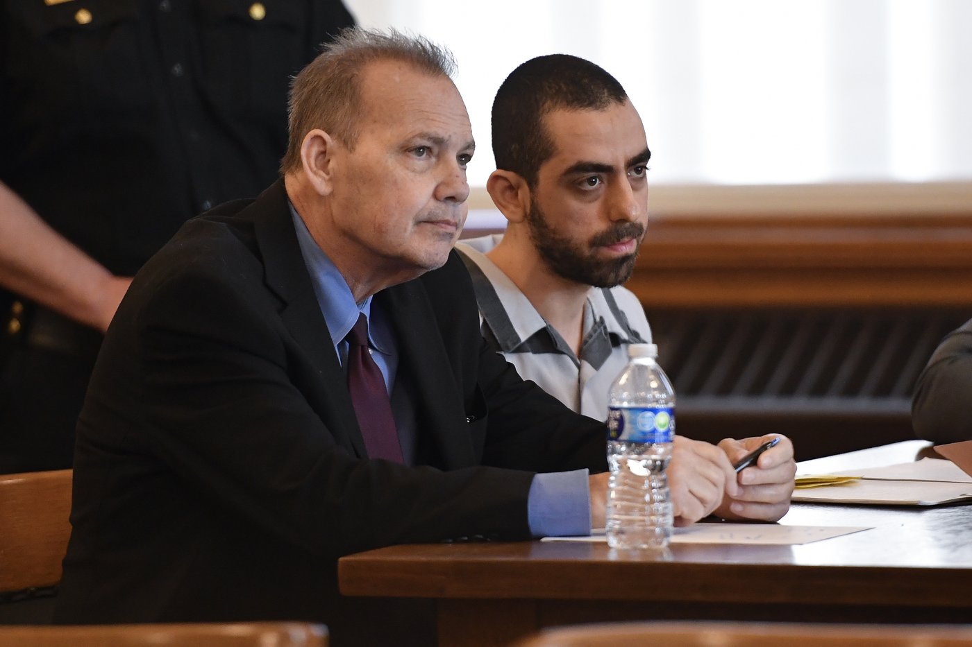 The man who stabbed author Salman Rushdie on stage has been sentenced to 25 years in prison | iNFOnews.ca