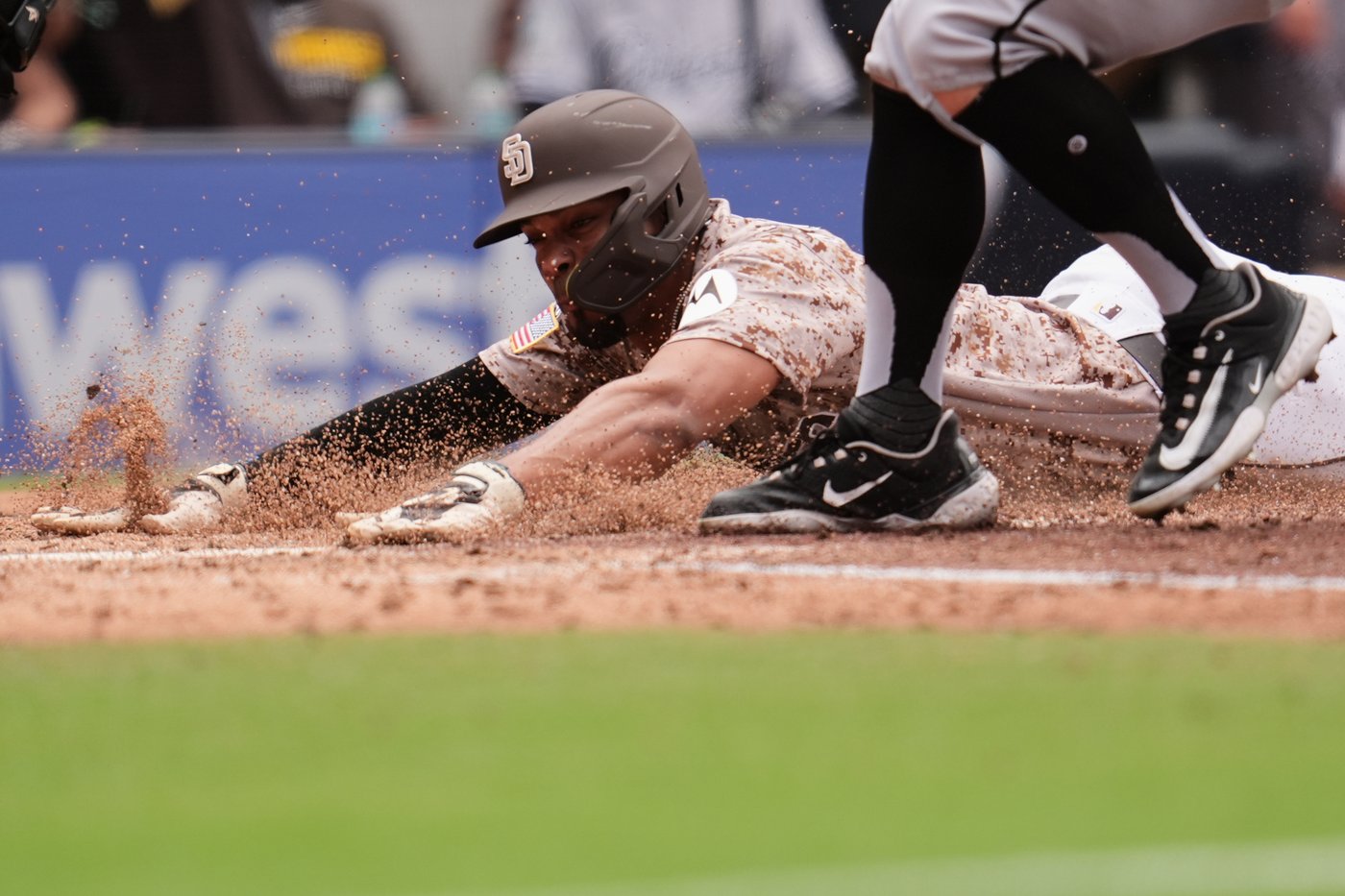 Bogaerts hits go-ahead single, Andujar and Machado homer as Padres beat White Sox to end 4-game skid | iNFOnews.ca