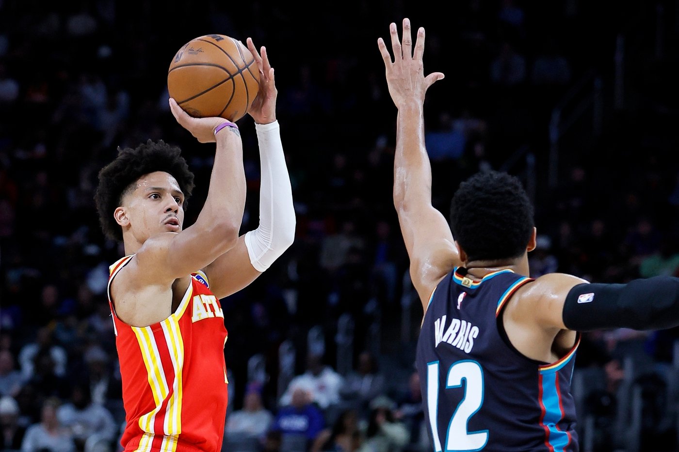 Surging Hawks snap the East-leading Pistons' 4-game winning streak with a 130-129 win in overtime | iNFOnews.ca