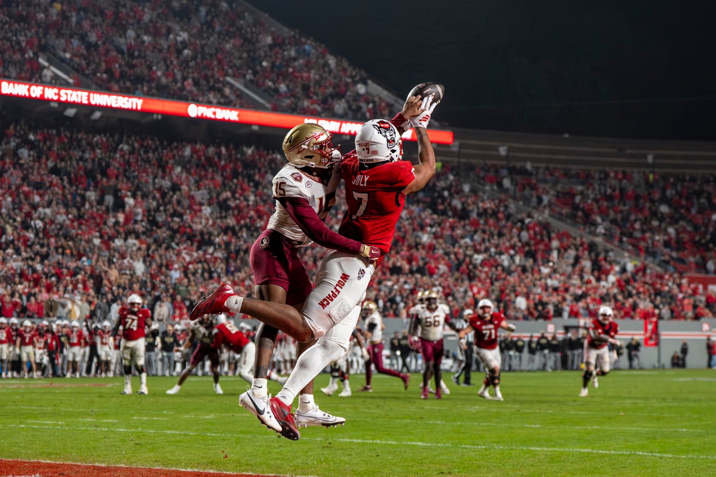NC State tops Florida State 21-11 behind Joly's TD, 2 late special-teams turnovers by Seminoles | iNFOnews.ca NC State tops Florida State 21-11 behind Joly's TD, 2 late special-teams turnovers by Seminoles | iNFOnews.ca