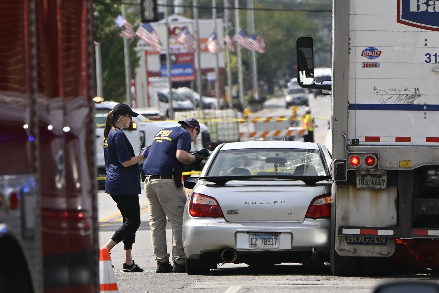 ICE officer fatally shoots suspect after being dragged by car near Chicago, officials say | iNFOnews.ca ICE officer fatally shoots suspect after being dragged by car near Chicago, officials say | iNFOnews.ca