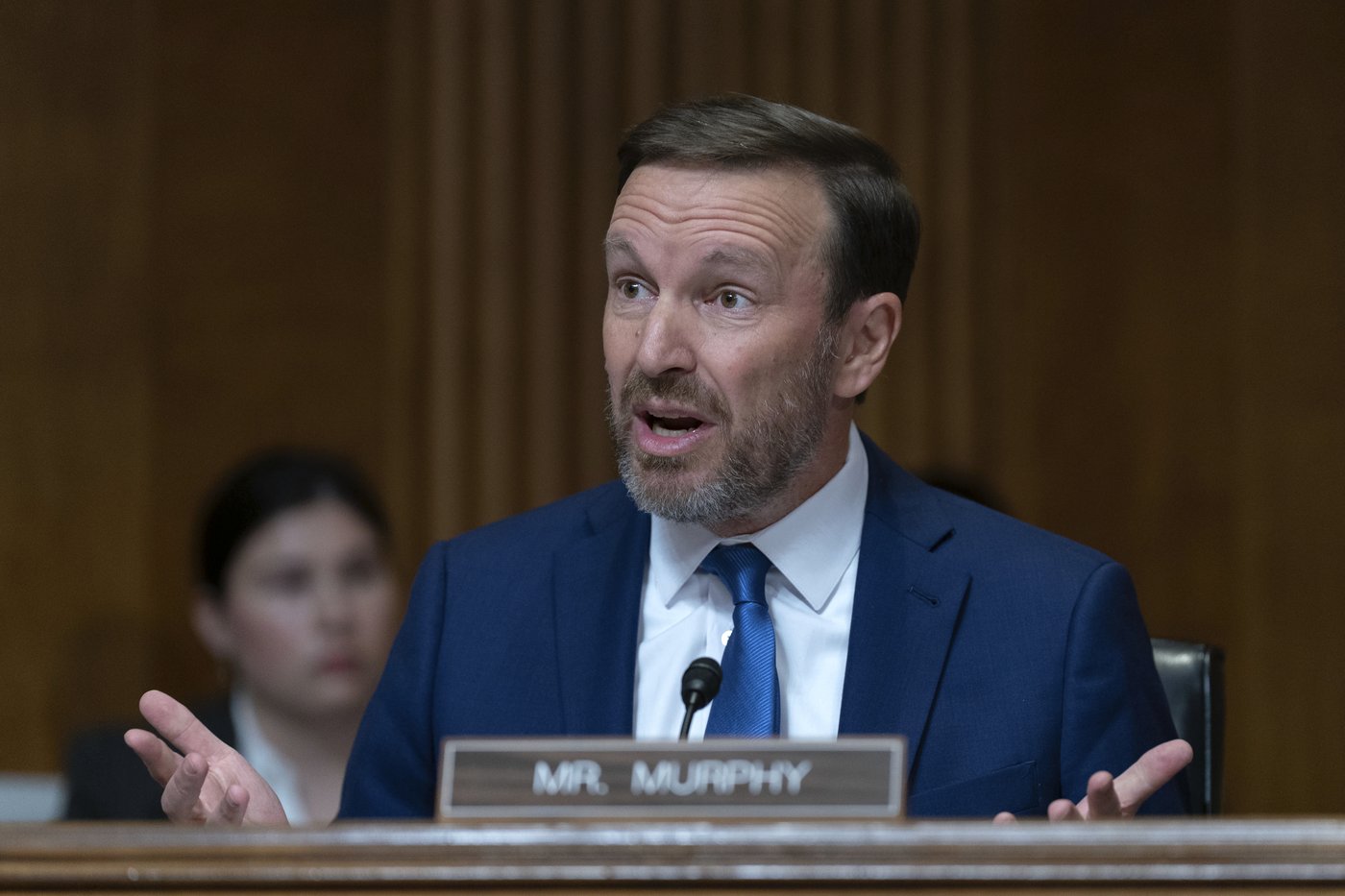 Threats to lawmakers are on the rise, security officials tell senators after Minnesota shootings | iNFOnews.ca