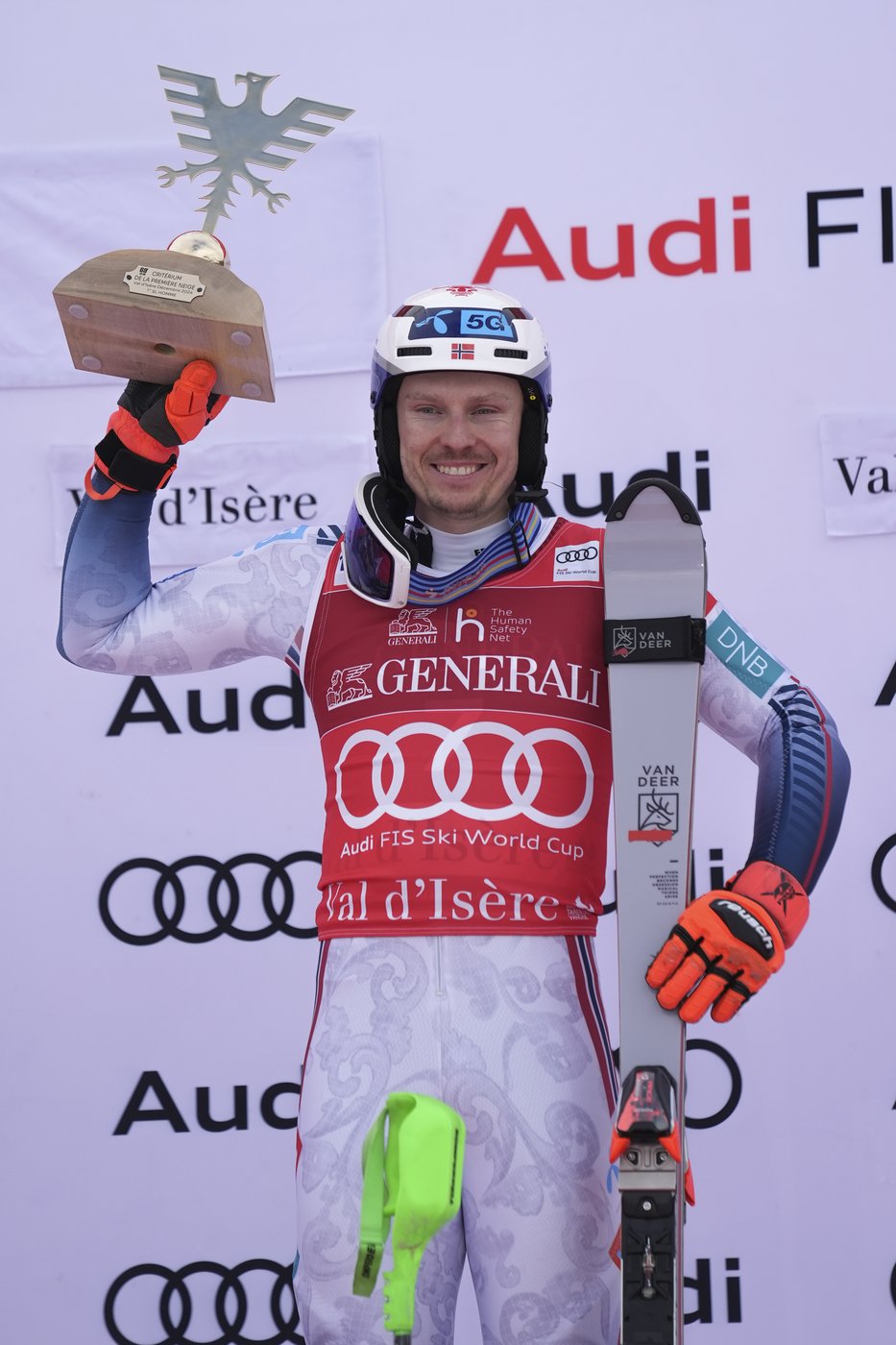 World champion Henrik Kristoffersen wins World Cup slalom for 1st victory in nearly 2 years | iNFOnews.ca