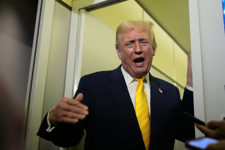 Justice Department quietly replaced 'identical' Trump signatures on recent pardons | iNFOnews.ca