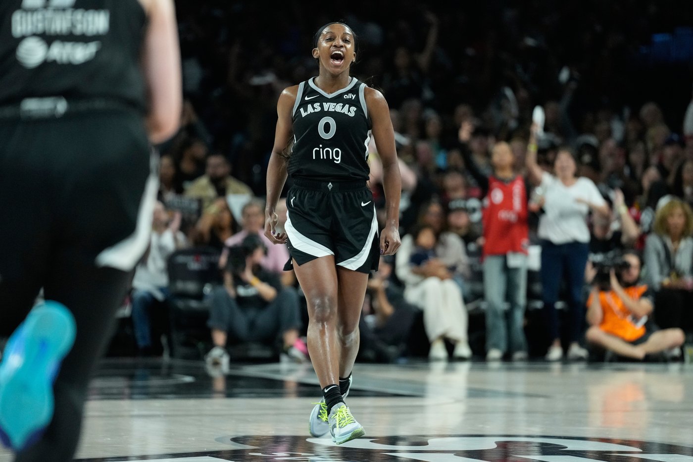 Young's record 21-point quarter propels Aces to 91-78 win over Mercury and 2-0 WNBA Finals lead | iNFOnews.ca