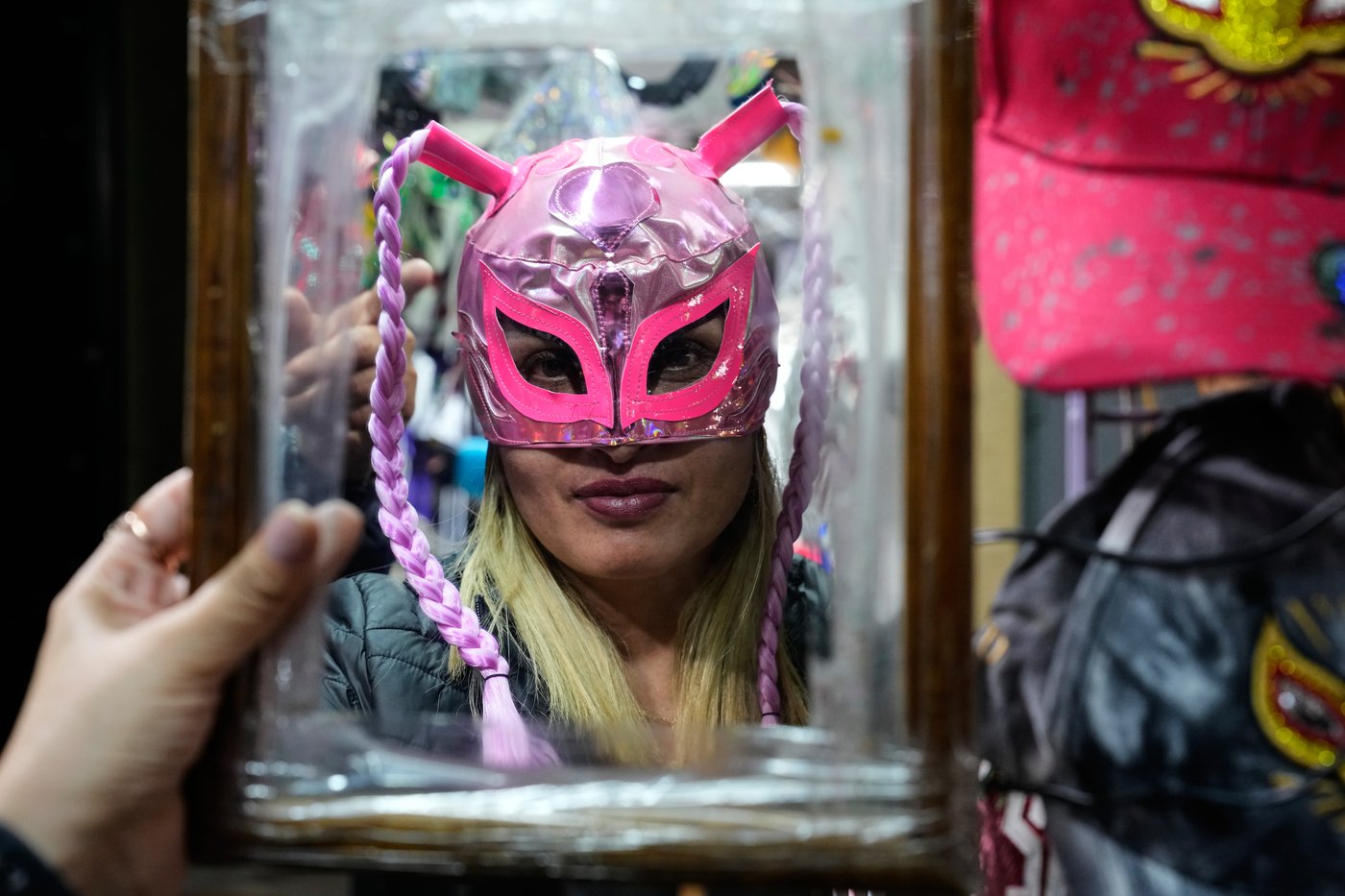 Masked wrestlers flood Mexico’s World Cup streets as fans embrace lucha libre fever | iNFOnews.ca Masked wrestlers flood Mexico’s World Cup streets as fans embrace lucha libre fever | iNFOnews.ca