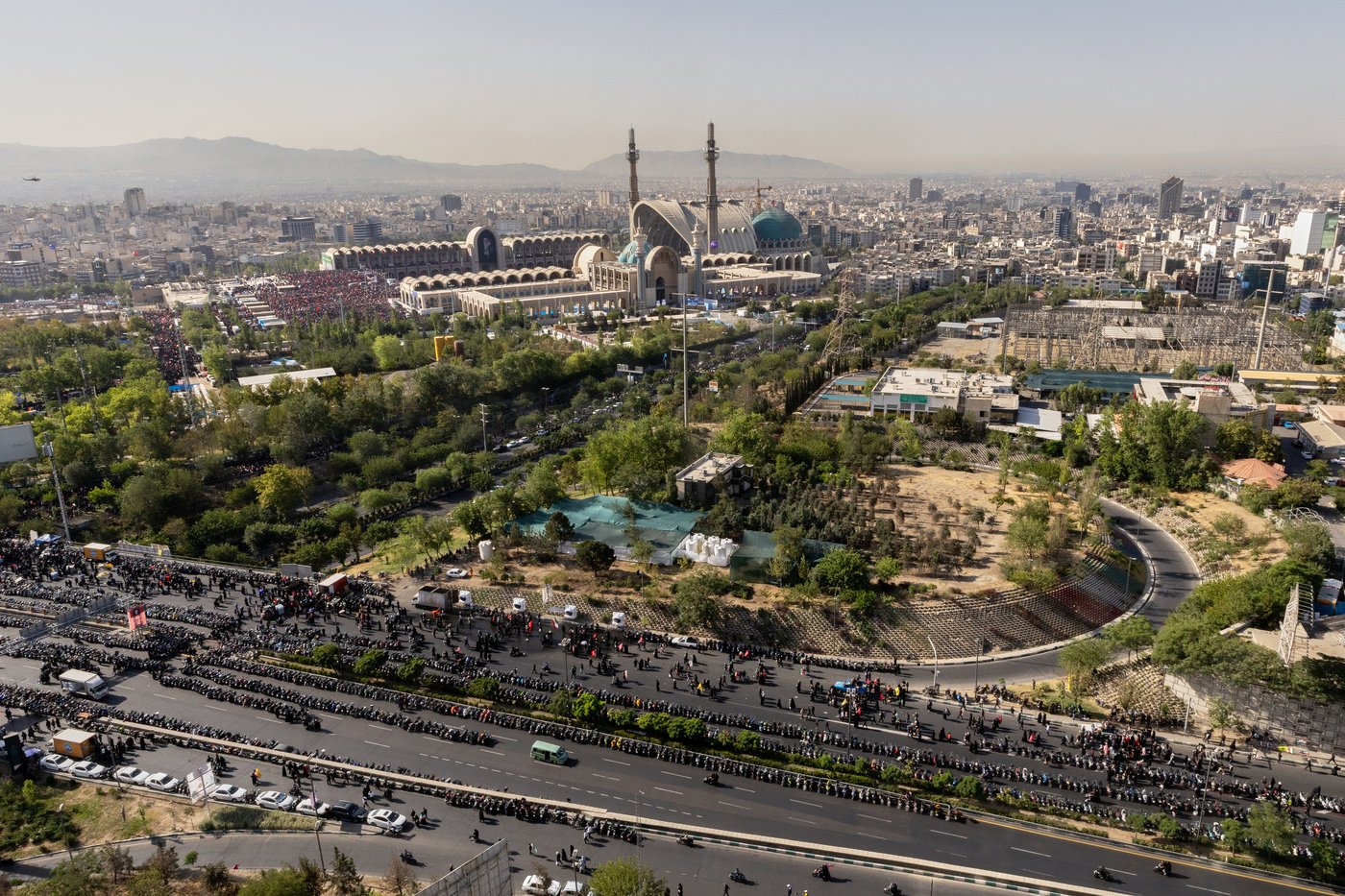 A look at the dayslong funeral for late Supreme Leader Khamenei in Iran and Iraq, in photos | iNFOnews.ca