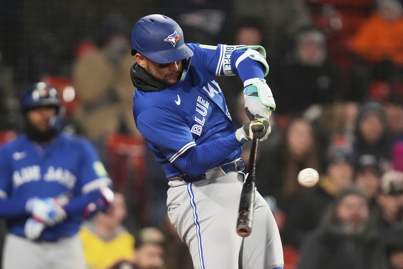 Bichette drives in winner in 11th, Guerrero celebrates extension with 3 hits as Blue Jays beat Bosox | iNFOnews.ca Bichette drives in winner in 11th, Guerrero celebrates extension with 3 hits as Blue Jays beat Bosox | iNFOnews.ca