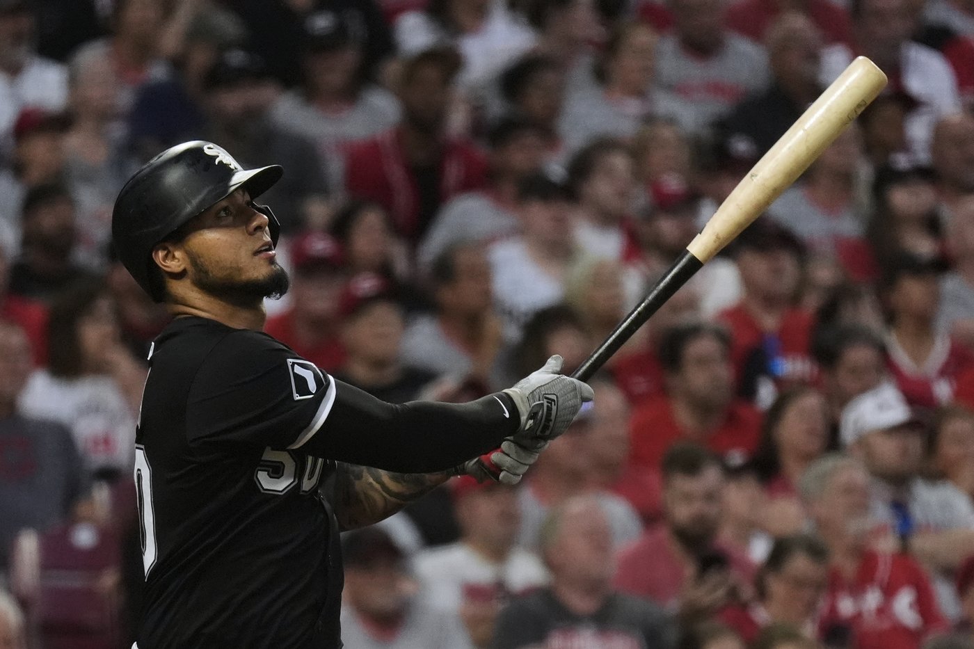 Davis Martin helps the White Sox beat the slumping Reds 4-2 | iNFOnews.ca