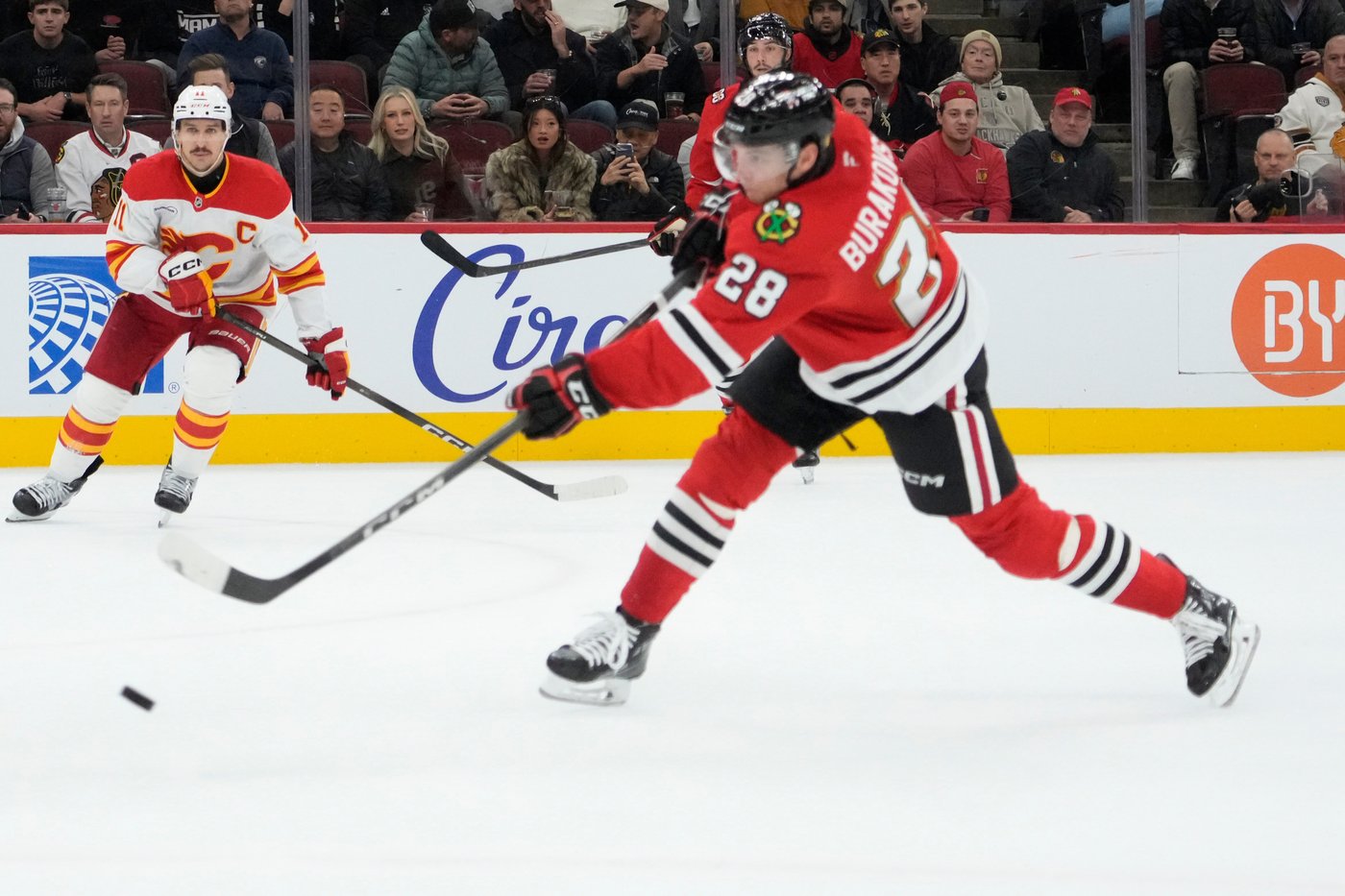 Connor Bedard scores 3 times as the Blackhawks beat the Flames 5-2 | iNFOnews.ca Connor Bedard scores 3 times as the Blackhawks beat the Flames 5-2 | iNFOnews.ca