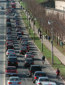 Ongoing exposure to vehicle exhaust from nearby roads a health risk: researchers | iNFOnews.ca