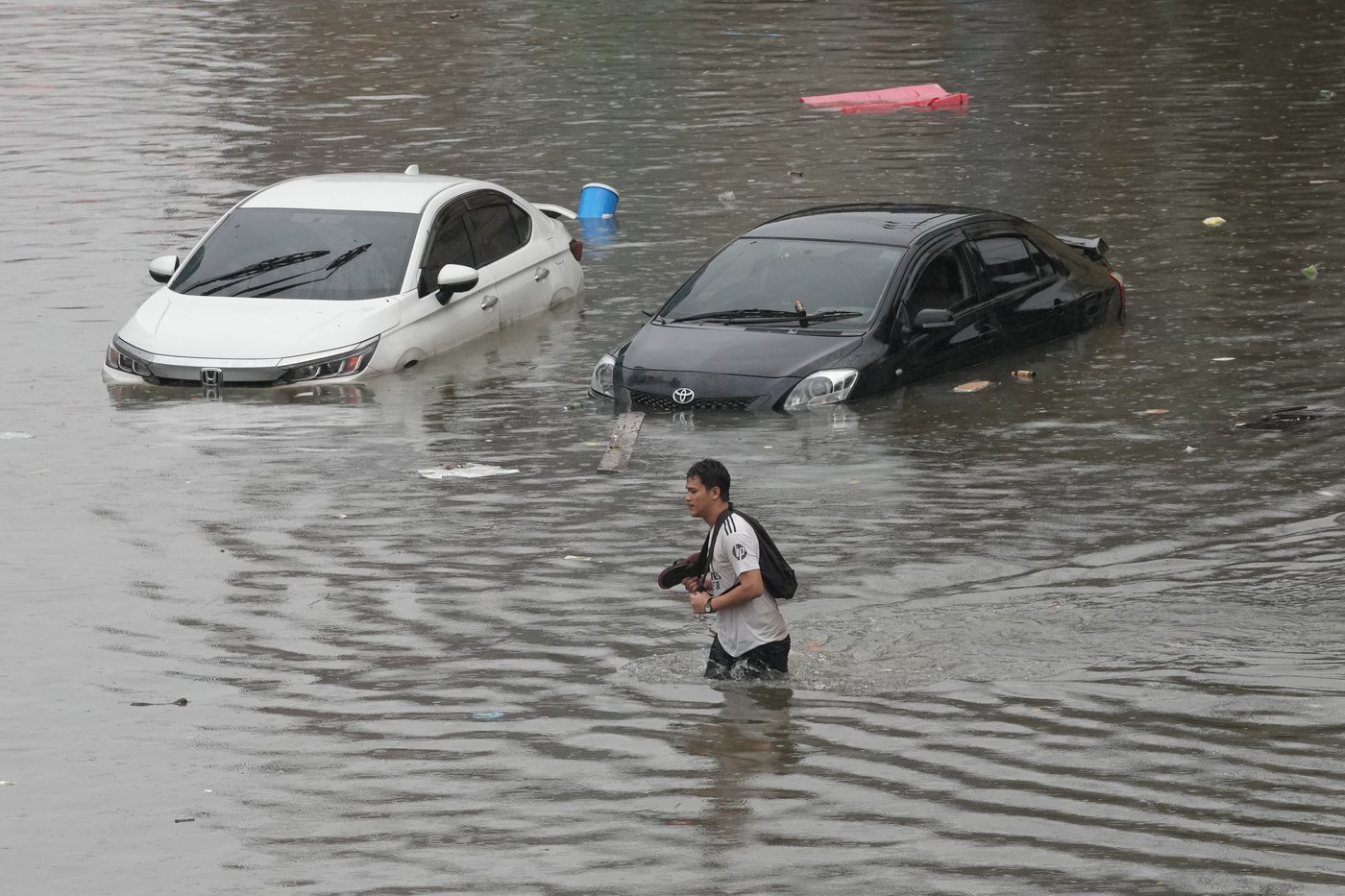 Heavy rain and flooding in Bangkok disrupts traffic and prompts evacuations | iNFOnews.ca Heavy rain and flooding in Bangkok disrupts traffic and prompts evacuations | iNFOnews.ca