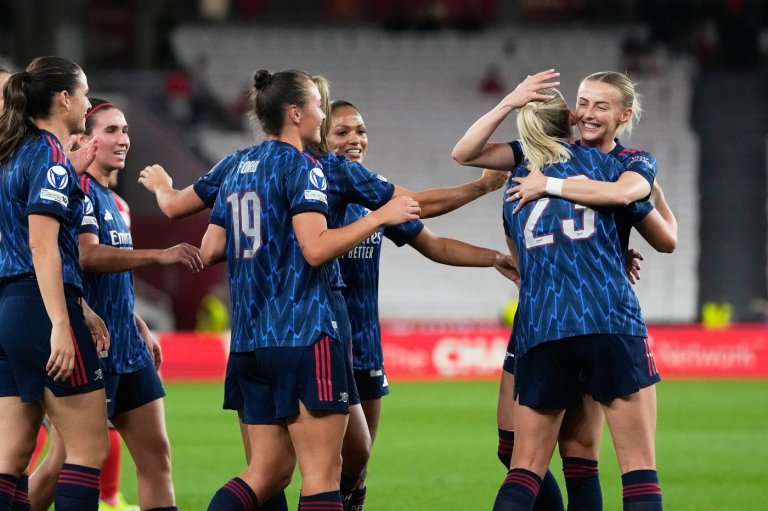 Arsenal beats Benfica 2-0 to recover from opening loss in Women's Champions League | iNFOnews.ca