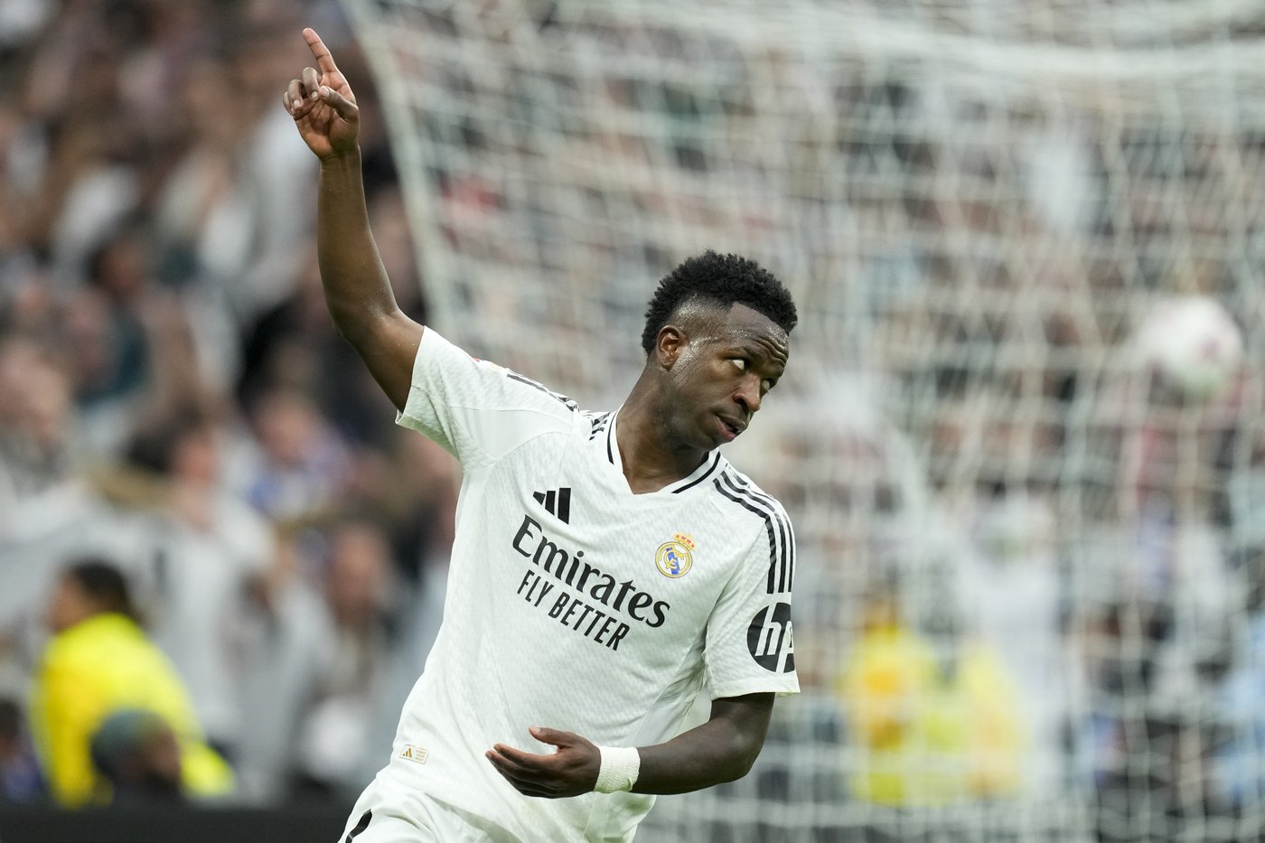 Vinícius nets hat trick in win as three Real Madrid players go down injured; Militão tears ACL | iNFOnews.ca