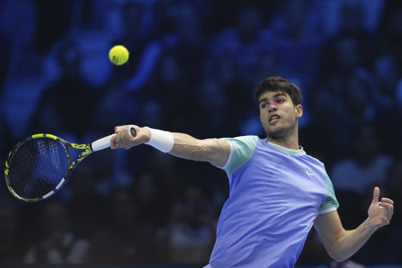Alcaraz overcomes physical issues to move back into contention at ATP Finals. Zverev wins again | iNFOnews.ca Alcaraz overcomes physical issues to move back into contention at ATP Finals. Zverev wins again | iNFOnews.ca
