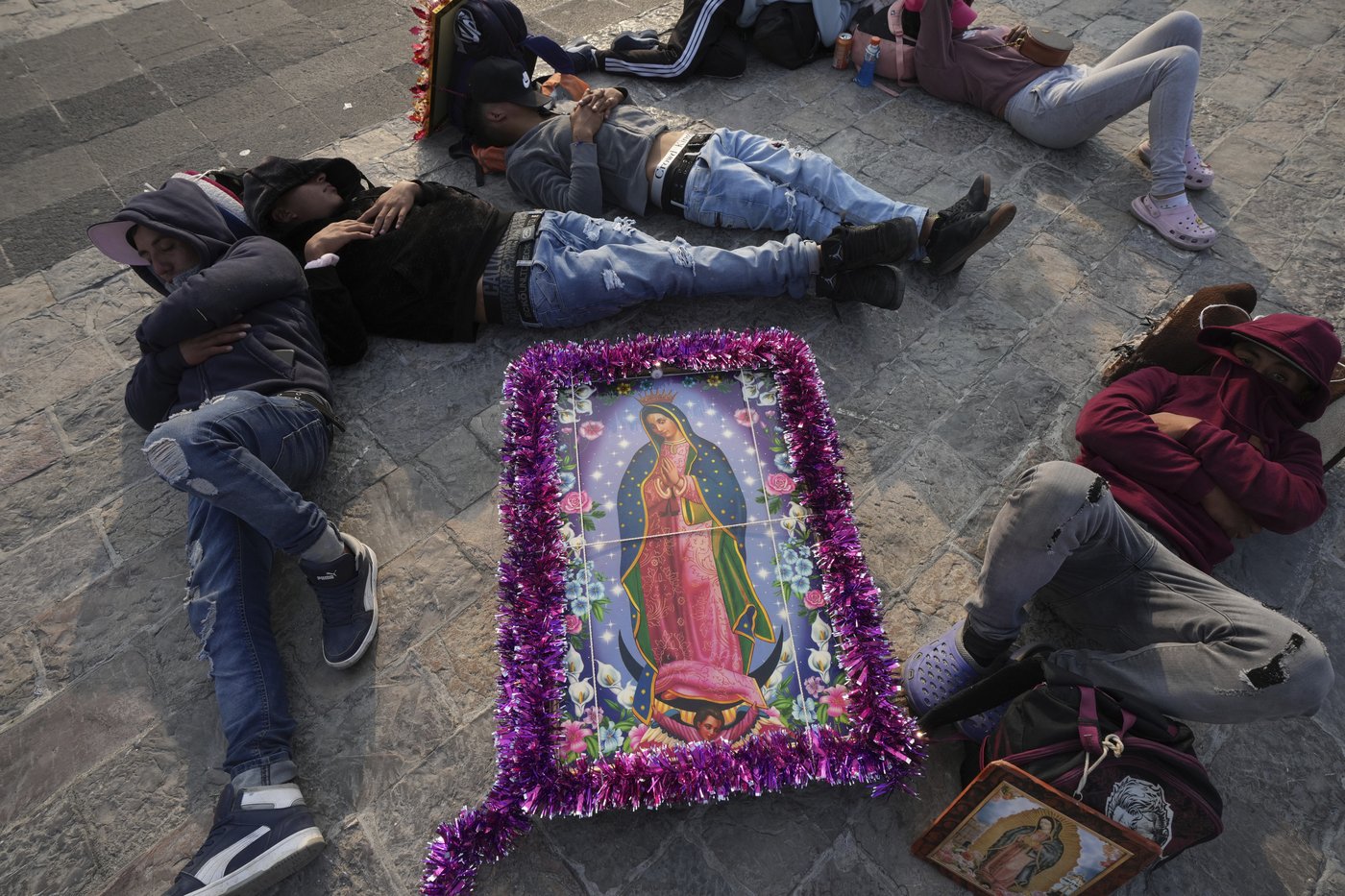 Millions mark Mexico's Virgin of Guadalupe Day but calls for a truce in drug violence go unheeded | iNFOnews.ca Millions mark Mexico's Virgin of Guadalupe Day but calls for a truce in drug violence go unheeded | iNFOnews.ca