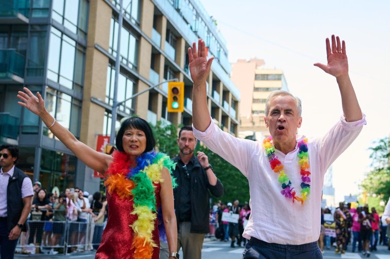 Revellers drench Mark Carney with water as Toronto celebrates Pride Parade | iNFOnews.ca