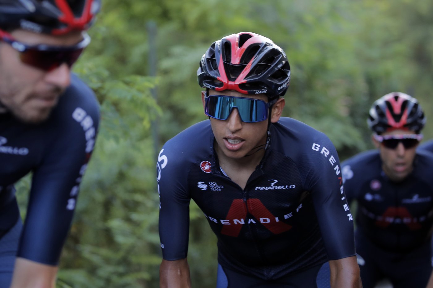 Former Tour de France champion Egan Bernal breaks collarbone at race in Spain | iNFOnews.ca