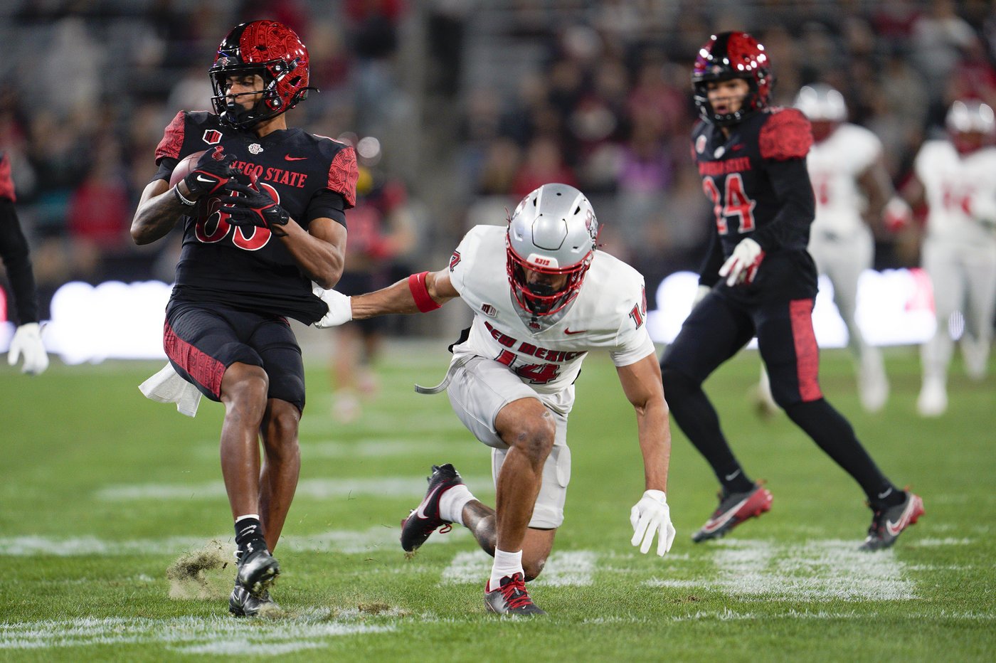 Eli Sanders, Devon Dampier lead New Mexico to 21-16 victory over San Diego State | iNFOnews.ca