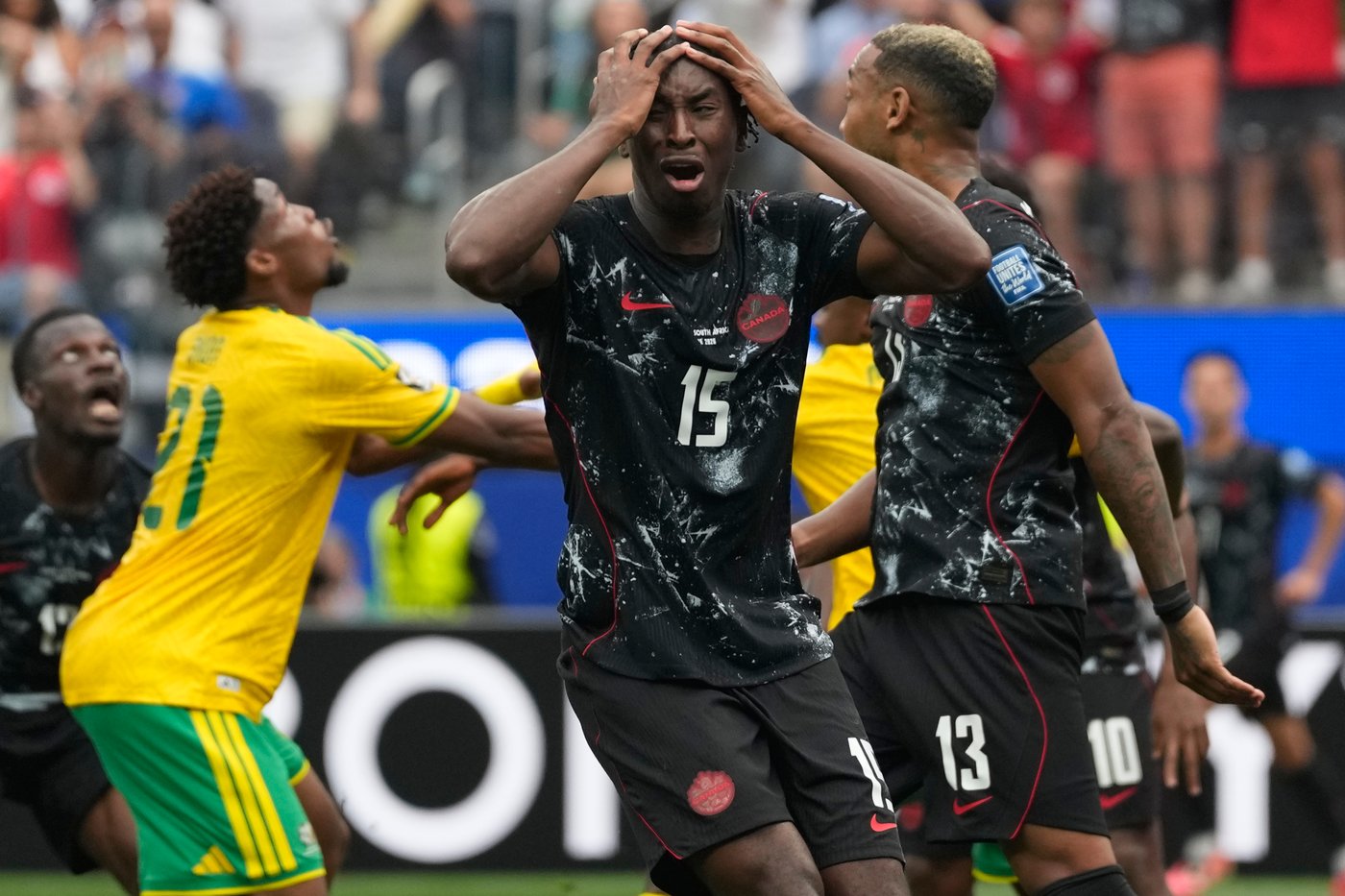 Canada defeats South Africa 1-0 in first round of 32 match on World Cup Day 18, in photos | iNFOnews.ca