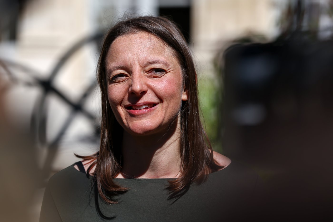 French former detainees Cécile Kohler and Jacques Paris return home after more than 3 years in Iran | iNFOnews.ca