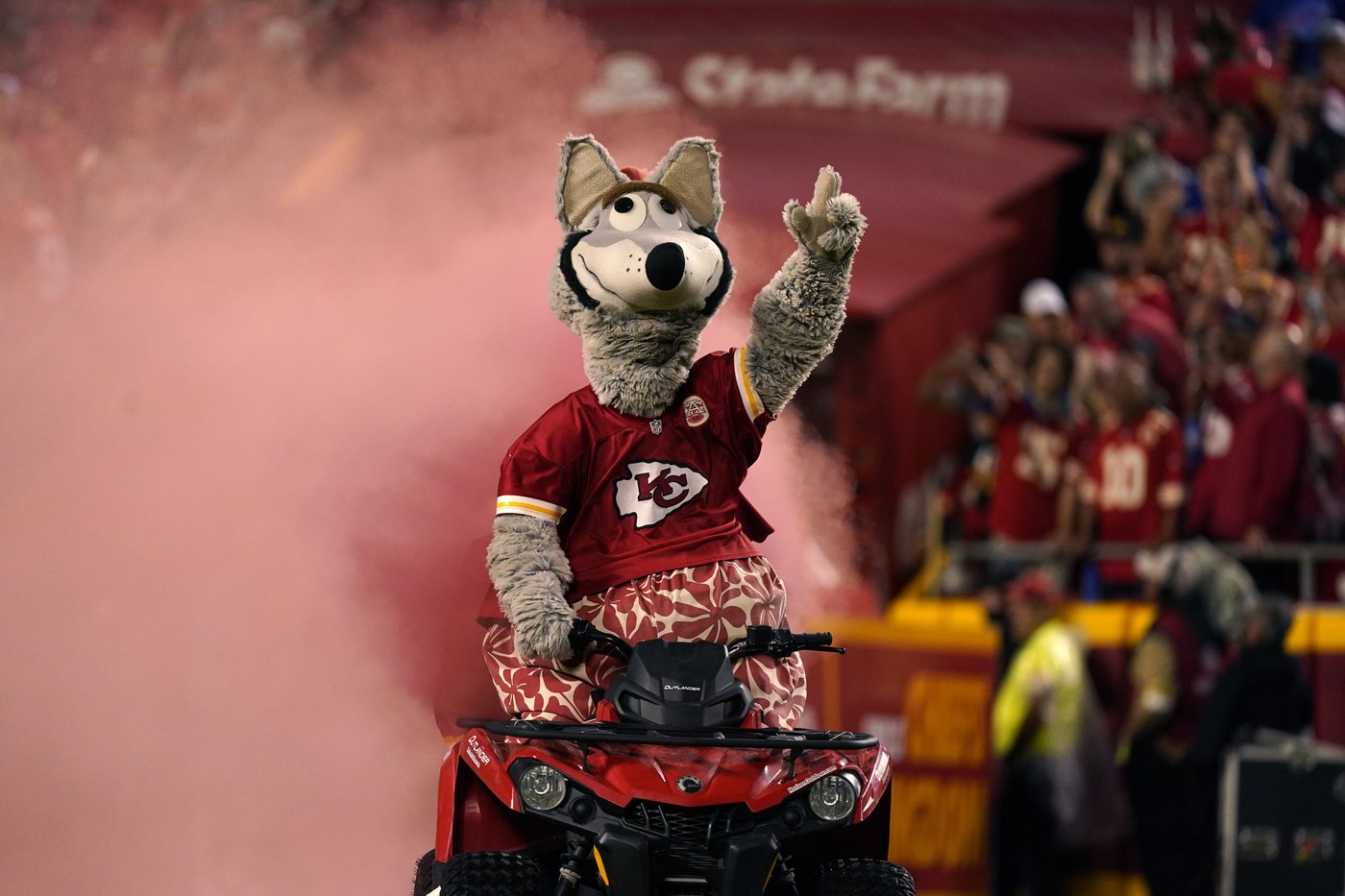 Kansas City Chiefs' strategy to expand UK fandom: cultural connections and mascot diplomacy | iNFOnews.ca