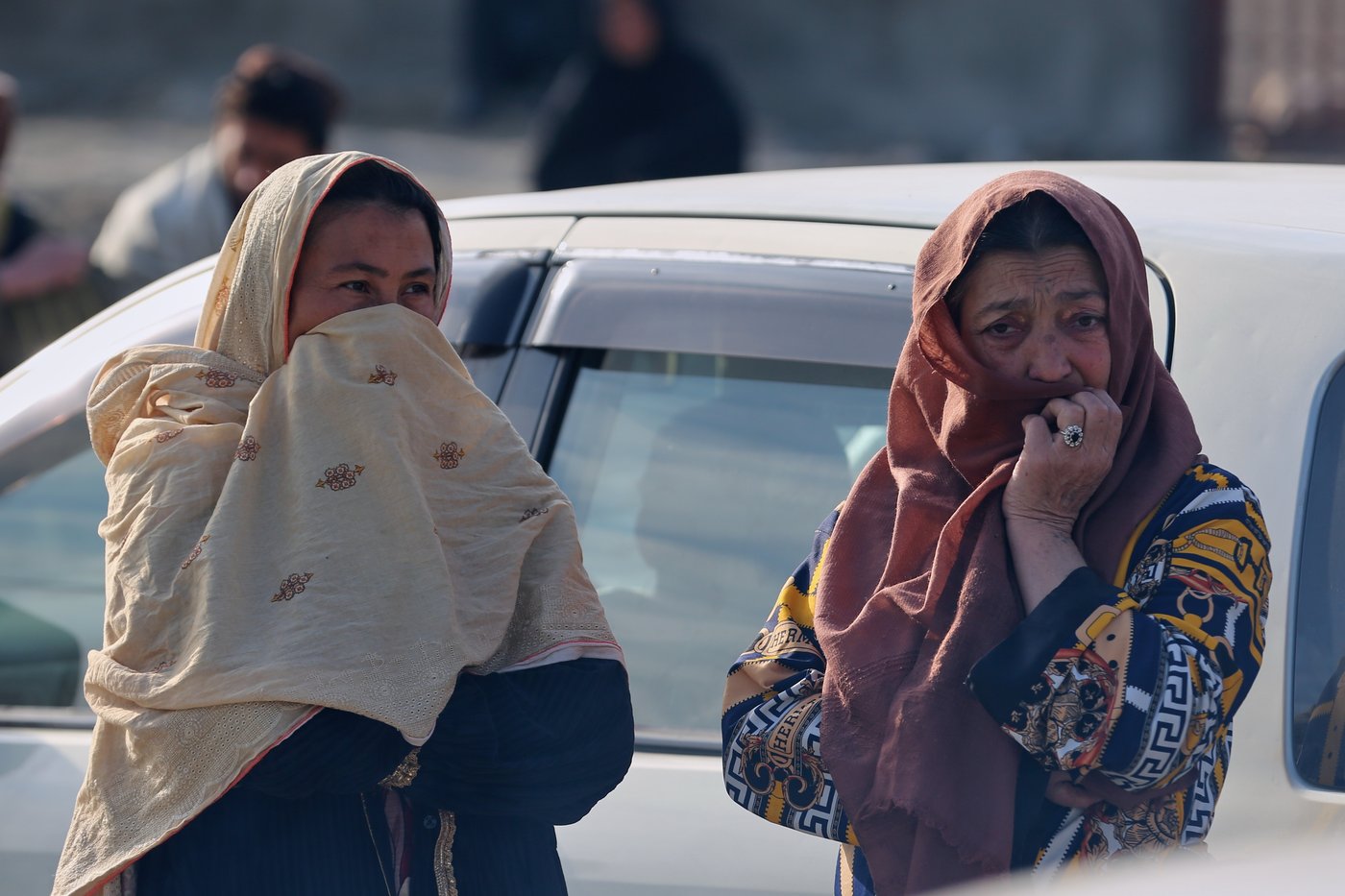 Rescue crews race through rubble after a deadly Kabul airstrike, in photos | iNFOnews.ca