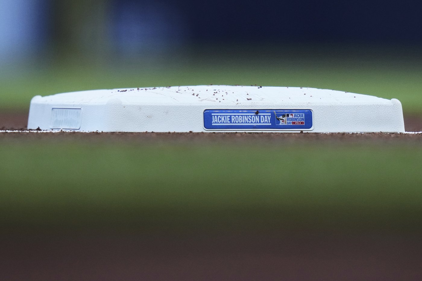 Carroll hits a grand slam as the Diamondbacks beat the Marlins 10-4 | iNFOnews.ca