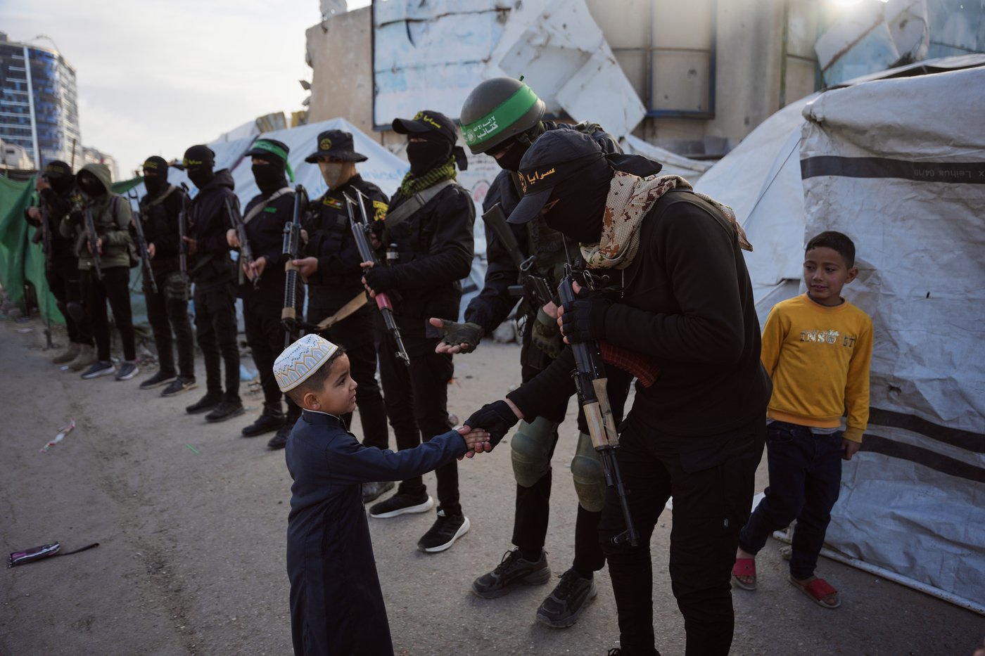 A look at celebrations for Eid al-Fitr around the world, in photos | iNFOnews.ca