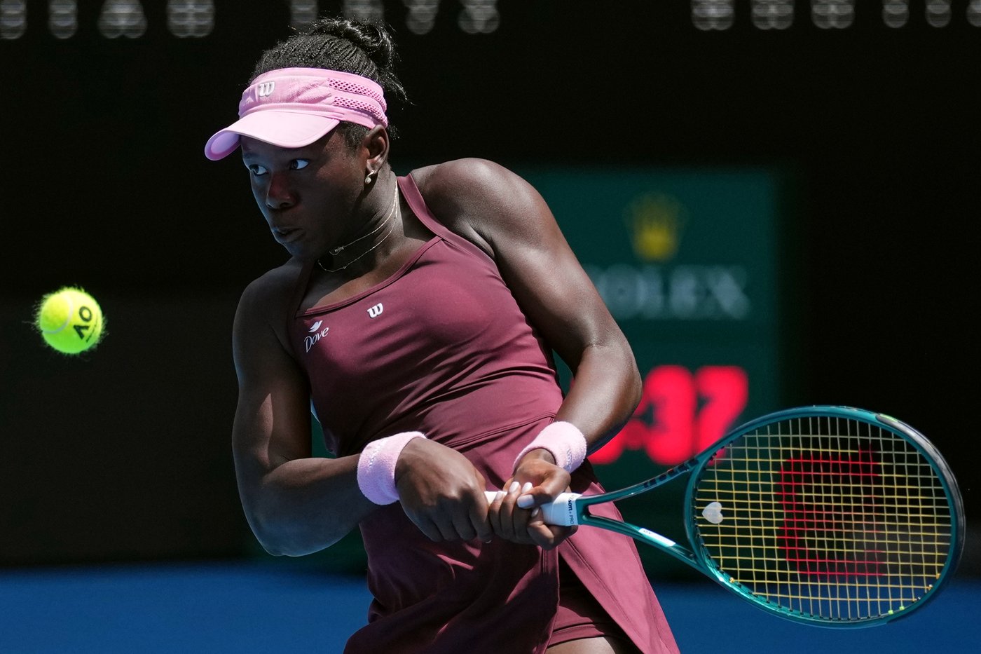 Canada's Victoria Mboko advances to Qatar Open final, secures top 10 ranking | iNFOnews.ca
