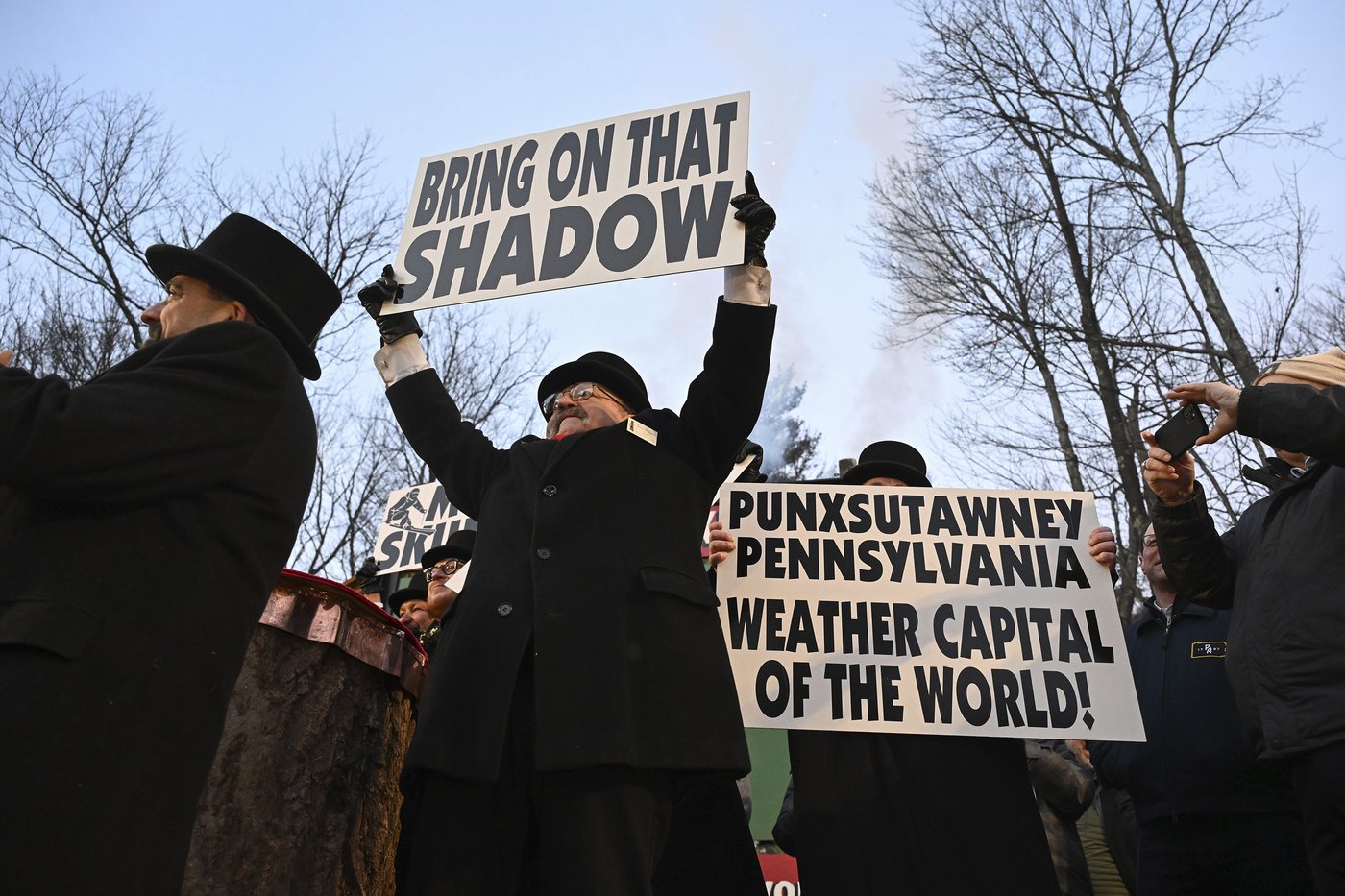 Punxsutawney Phil sees his shadow, handlers say, predicting 6 more weeks of wintry weather | iNFOnews.ca