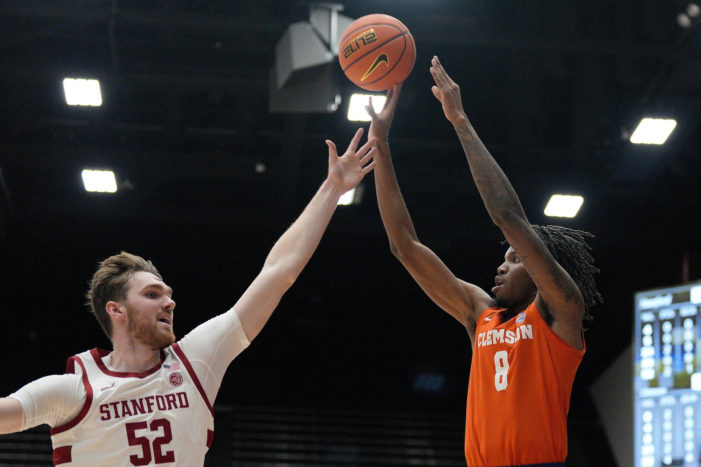 Nick Davidson scores 16 points, grabs seven rebounds as No. 20 Clemson holds off Stanford 66-64 | iNFOnews.ca