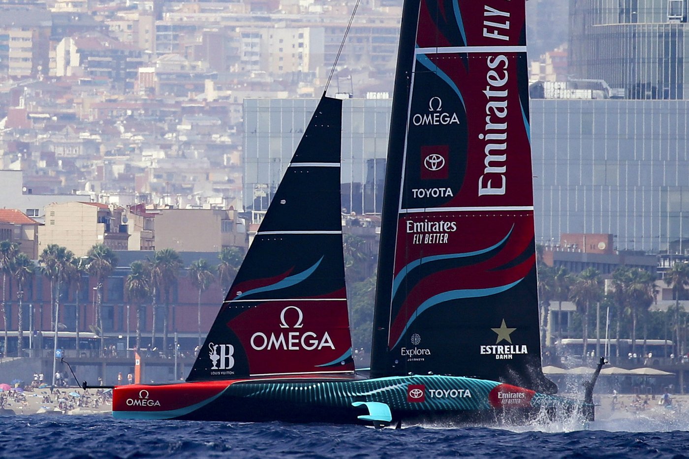 Tech clash at America's Cup: British bank on Mercedes F1 boost while Kiwis keep design in-house | iNFOnews.ca