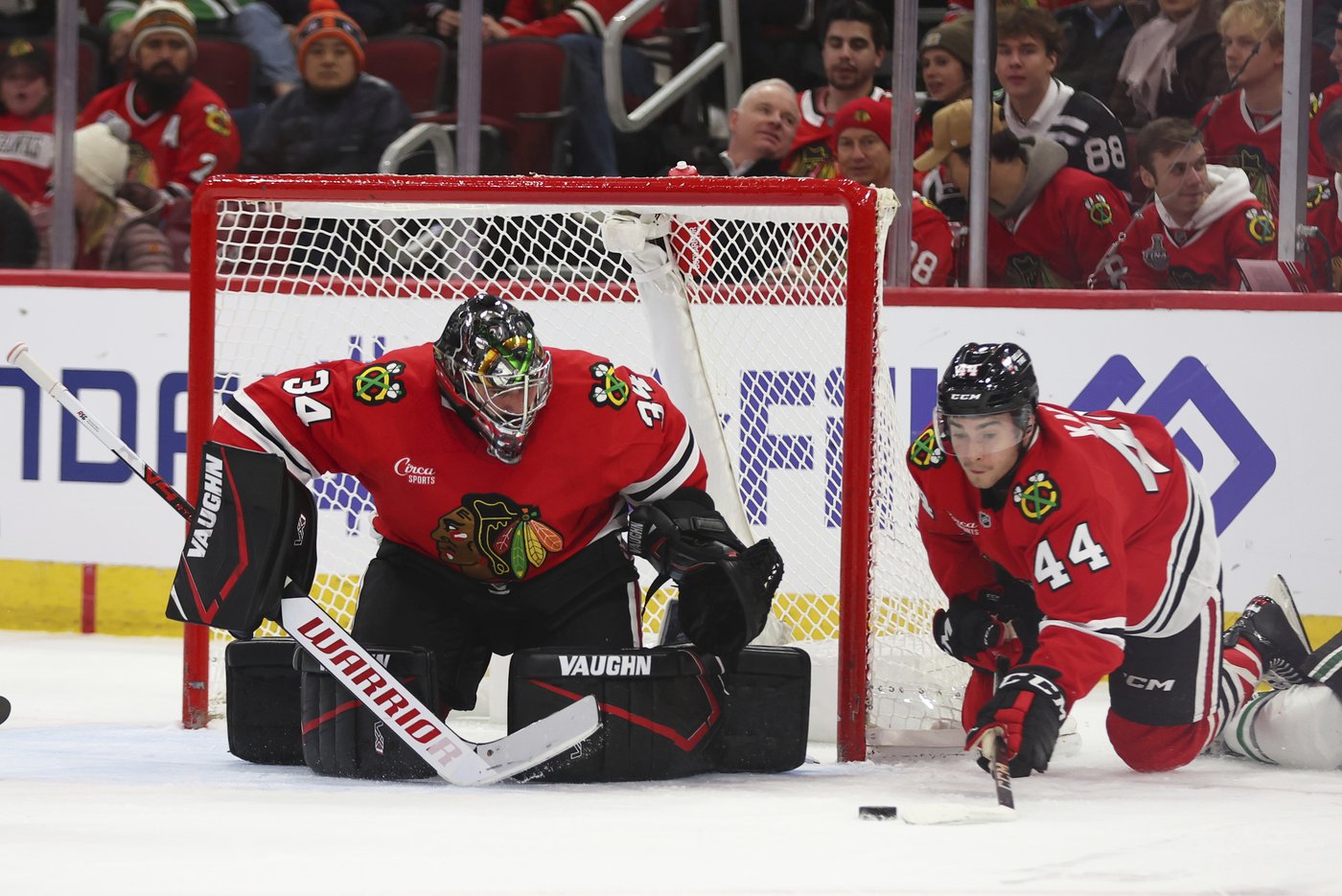 Taylor Hall's fifth career hat trick leads Blackhawks over Stars 6-2 | iNFOnews.ca Taylor Hall's fifth career hat trick leads Blackhawks over Stars 6-2 | iNFOnews.ca