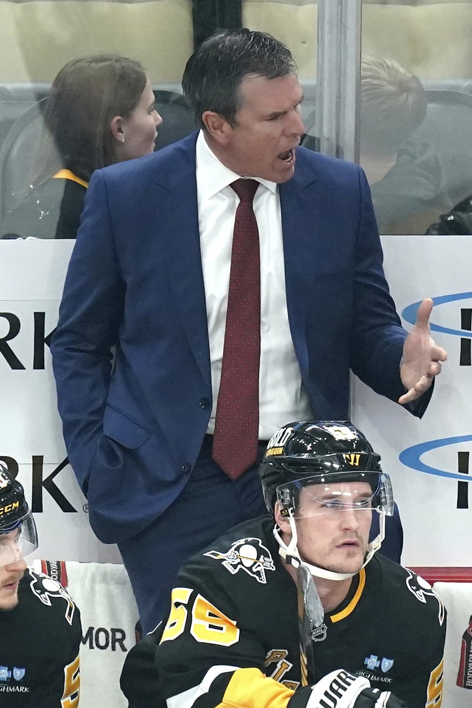 Rantanen records hat trick in 600th game and adds two assists as the Avalanche drill Pittsburgh 6-2 | iNFOnews.ca