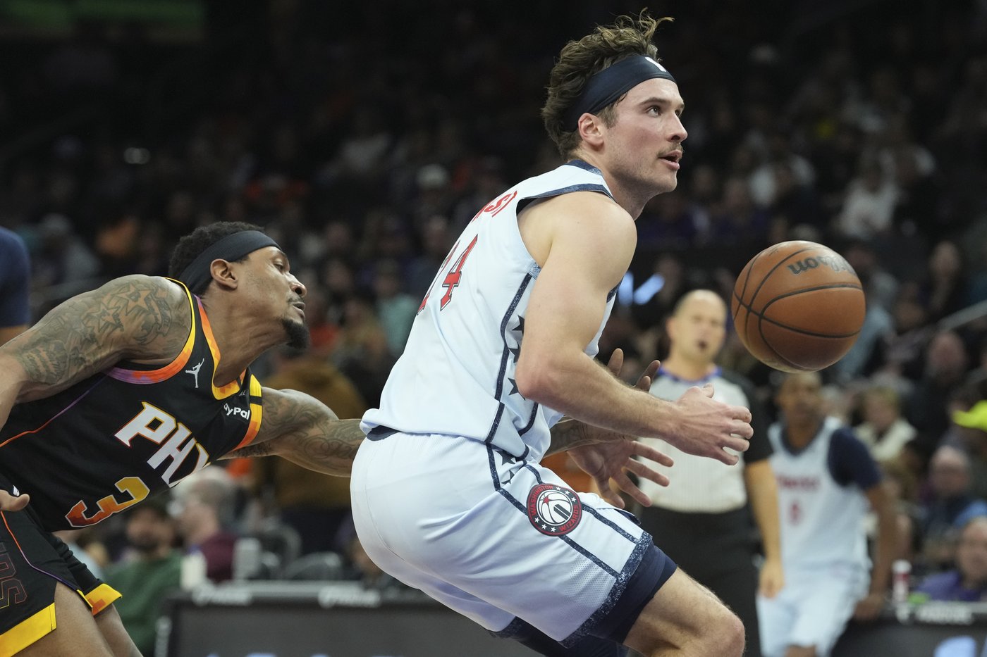 Durant scores 29 points as the Suns hand the Wizards their 13th straight loss, 119-109 | iNFOnews.ca Durant scores 29 points as the Suns hand the Wizards their 13th straight loss, 119-109 | iNFOnews.ca