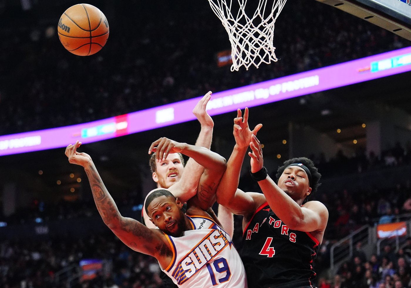 Barnes, Barrett help Raptors find footing in big 122-115 win over Suns | iNFOnews.ca Barnes, Barrett help Raptors find footing in big 122-115 win over Suns | iNFOnews.ca