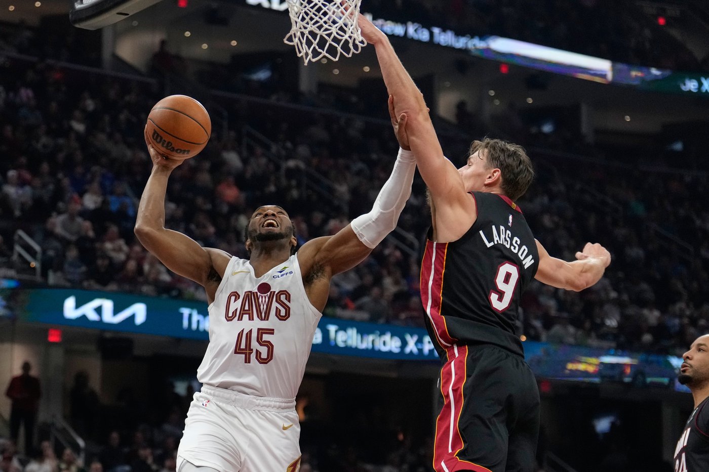 Norman Powell scores 18, Heat use balanced attack to down Cavs 120-103 and snap 5-game skid | iNFOnews.ca Norman Powell scores 18, Heat use balanced attack to down Cavs 120-103 and snap 5-game skid | iNFOnews.ca