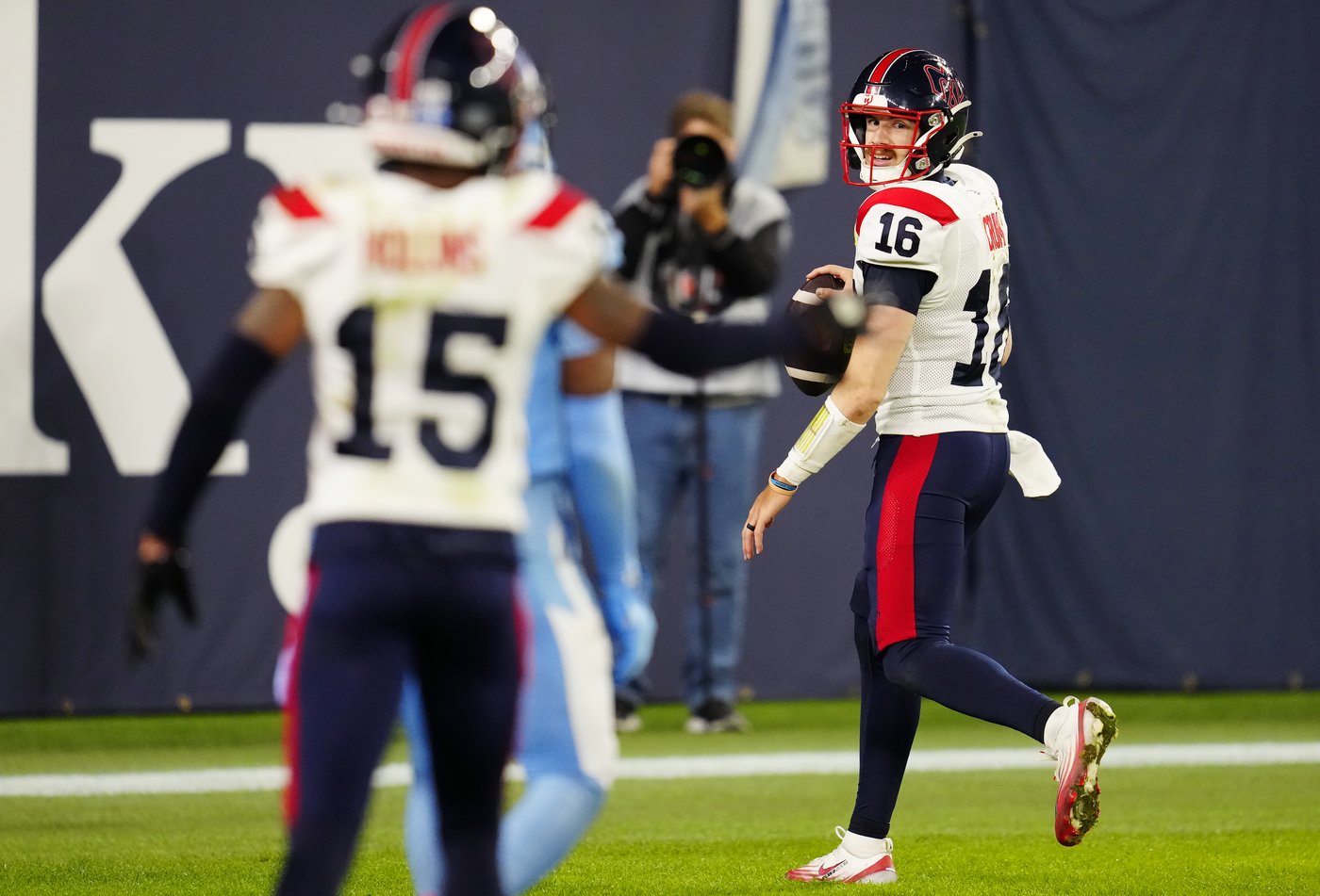 Crum's two first-half touchdowns lead Montreal Alouettes past Toronto Argonauts 33-16 | iNFOnews.ca
