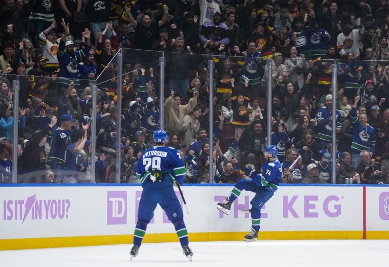 Boeser, Lankinen lead Canucks to 4-3 win over Blue Jackets | iNFOnews.ca