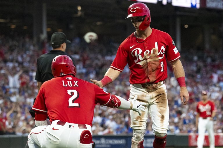 Steer's 4th homer in 4 games powers Reds past Cubs 6-3 and within 1 game of final NL wild-card spot | iNFOnews.ca