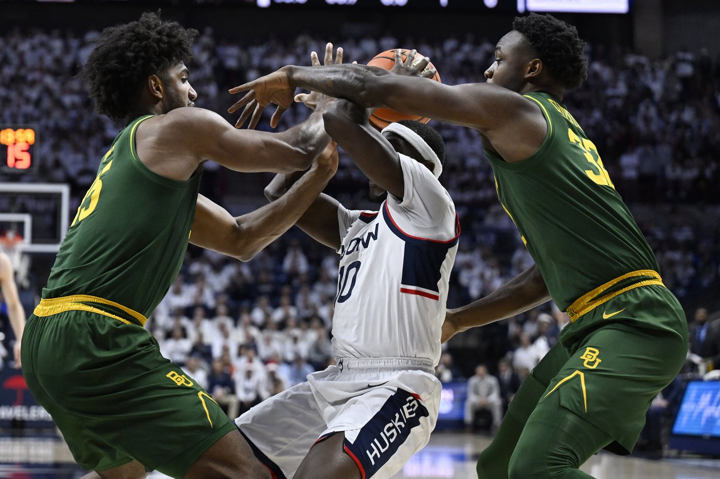 McNeeley scores 17 points as No. 25 UConn rallies to a 76-72 win over No. 15 Baylor | iNFOnews.ca McNeeley scores 17 points as No. 25 UConn rallies to a 76-72 win over No. 15 Baylor | iNFOnews.ca