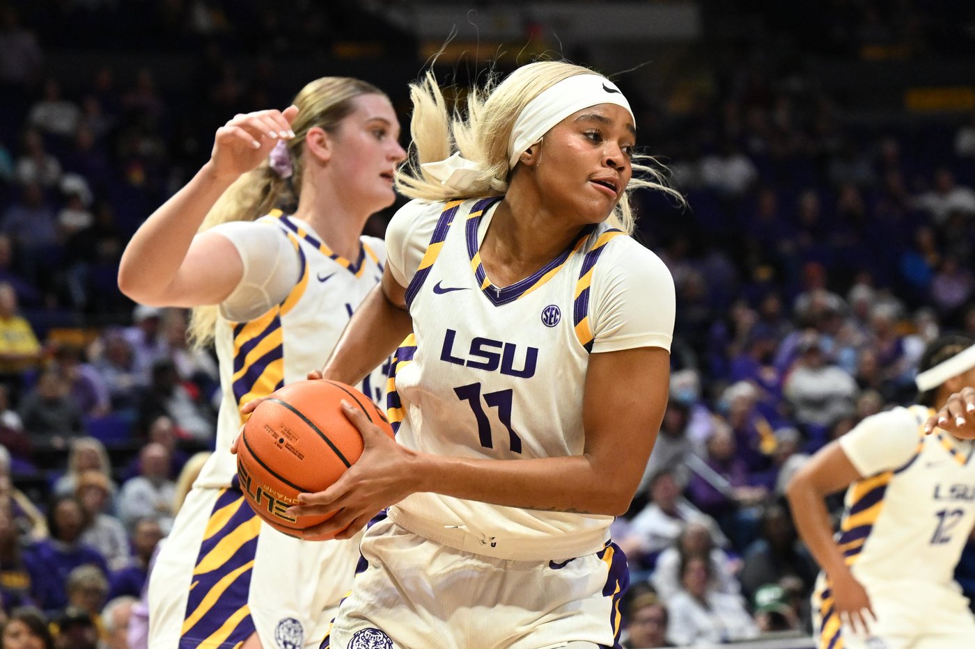 MiLaysia Fulwiley scores 22, No. 5 LSU women beat Charlotte 117-59 | iNFOnews.ca