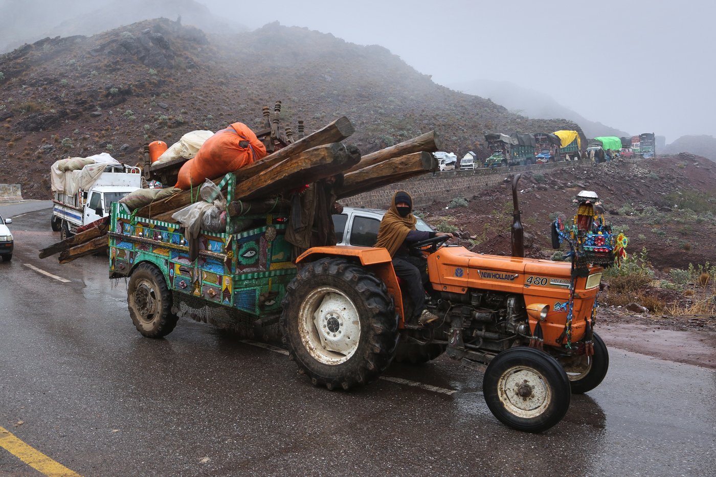 Tens of thousands flee northwest Pakistan over fears of military operation | iNFOnews.ca Tens of thousands flee northwest Pakistan over fears of military operation | iNFOnews.ca