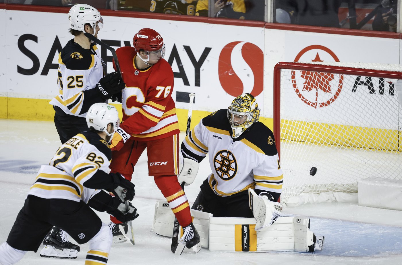Pastrnak scores in OT as Bruins rally to beat Flames 4-3 | iNFOnews.ca Pastrnak scores in OT as Bruins rally to beat Flames 4-3 | iNFOnews.ca