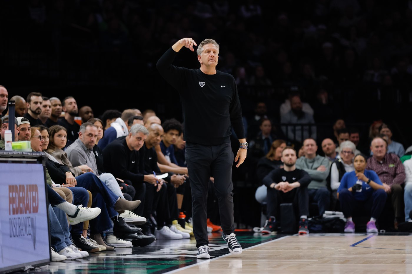 Timberwolves' Reid, Hawks' Gueye ejected after scuffle late in Minnesota's 138-116 win over Atlanta | iNFOnews.ca